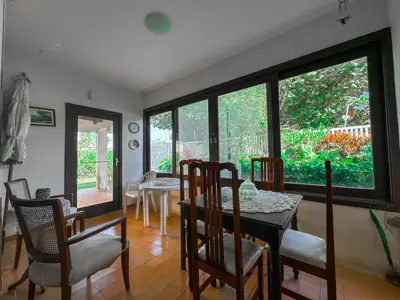 Casa - Térrea com 3 quartos (sendo 1 suite(s)) a 200,00 metros praia.