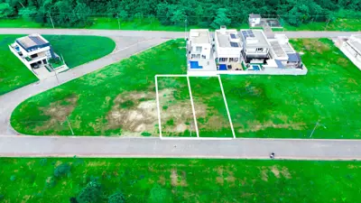 Terreno - Amplo com  quartos  a 3000,00 metros praia.