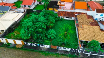 Terreno - Amplo com  quartos  a 200,00 metros praia.