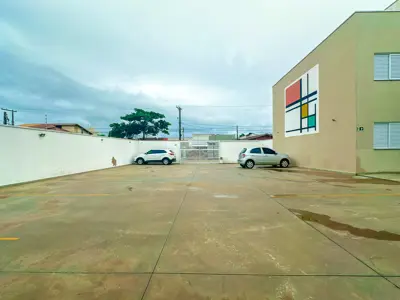 Kitnet - Ampla com 1 quartos  a 100,00 metros praia.