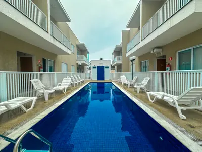 Kitnet - Ampla com 1 quartos  a 100,00 metros praia.