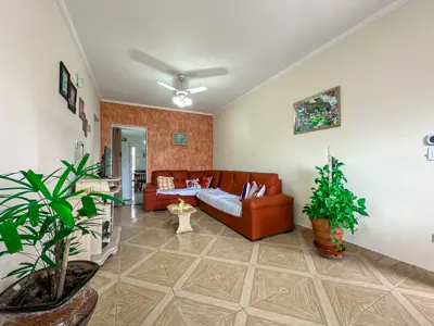 Casa - Edícula com 2 quartos (sendo 2 suite(s)) a 700,00 metros praia.