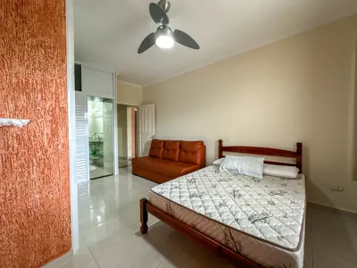 Casa - Edícula com 2 quartos (sendo 2 suite(s)) a 700,00 metros praia.