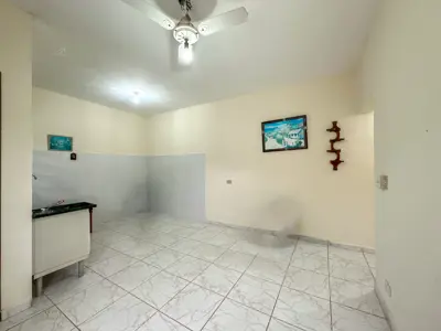 Casa - Edícula com 2 quartos (sendo 2 suite(s)) a 700,00 metros praia.