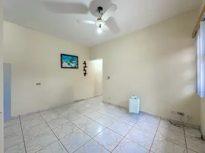 Casa - Edícula com 2 quartos (sendo 2 suite(s)) a 700,00 metros praia.