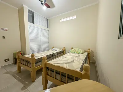 Casa - Edícula com 2 quartos (sendo 2 suite(s)) a 700,00 metros praia.