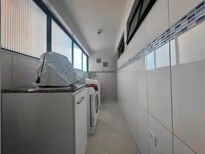 Apartamento - Alto com 3 quartos (sendo 1 suite(s)) a 400,00 metros praia.