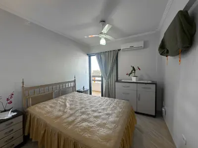 Apartamento - Alto com 3 quartos (sendo 1 suite(s)) a 400,00 metros praia.