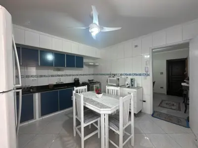 Apartamento - Alto com 3 quartos (sendo 1 suite(s)) a 400,00 metros praia.