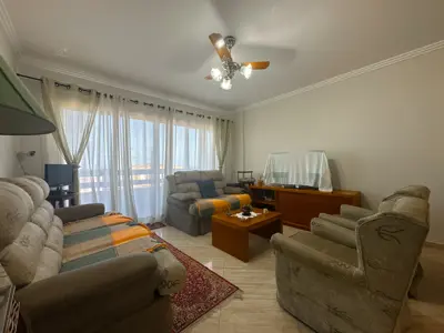 Apartamento - Alto com 3 quartos (sendo 1 suite(s)) a 400,00 metros praia.
