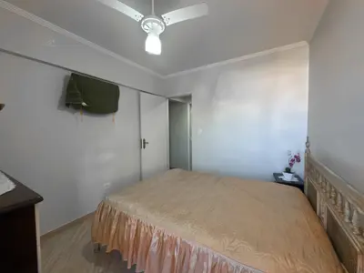 Apartamento - Alto com 3 quartos (sendo 1 suite(s)) a 400,00 metros praia.