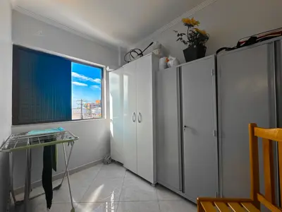 Apartamento - Alto com 3 quartos (sendo 1 suite(s)) a 400,00 metros praia.