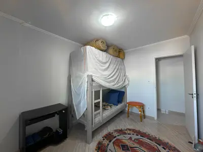 Apartamento - Alto com 3 quartos (sendo 1 suite(s)) a 400,00 metros praia.