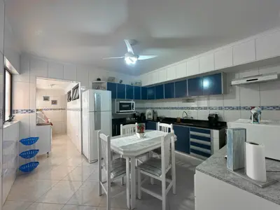 Apartamento - Alto com 3 quartos (sendo 1 suite(s)) a 400,00 metros praia.