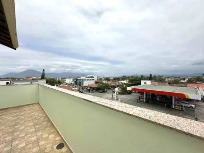 Apartamento - Duplex com 2 quartos  a 500,00 metros praia.