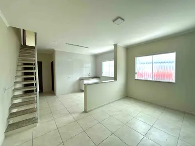 Apartamento - Duplex com 2 quartos  a 500,00 metros praia.