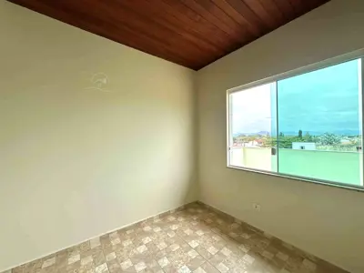 Apartamento - Duplex com 2 quartos  a 500,00 metros praia.