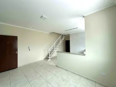 Apartamento - Duplex com 2 quartos  a 500,00 metros praia.