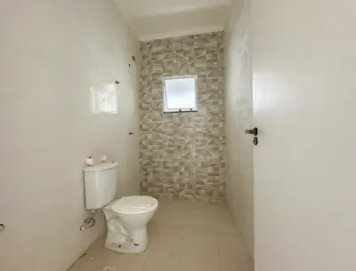 Casa - Sobreposta / alto com 2 quartos (sendo 1 suite(s)) a 2500,00 metros praia.
