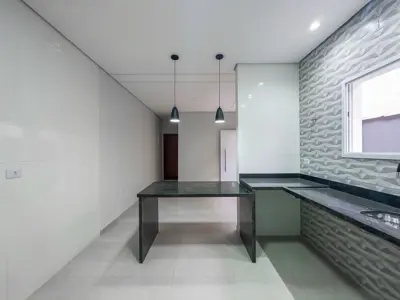 Casa - Térrea com piscina com 2 quartos (sendo 1 suite(s)) a 1000,00 metros praia.