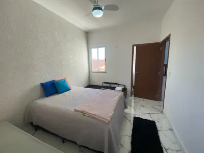 Apartamento - Kitnet com 1 quartos  a 150,00 metros praia.