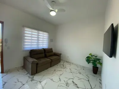 Apartamento - Kitnet com 1 quartos  a 150,00 metros praia.