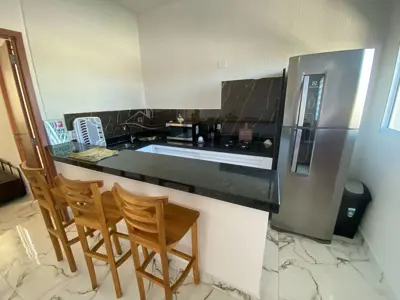 Apartamento - Kitnet com 1 quartos  a 150,00 metros praia.