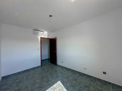 Apartamento - Alto com 3 quartos (sendo 1 suite(s)) a 400,00 metros praia.