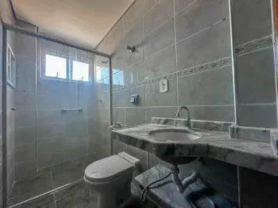 Apartamento - Alto com 3 quartos (sendo 1 suite(s)) a 400,00 metros praia.