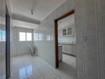 Apartamento - Alto com 3 quartos (sendo 1 suite(s)) a 400,00 metros praia.