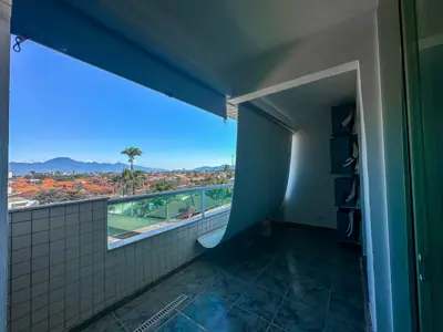 Apartamento - Alto com 3 quartos (sendo 1 suite(s)) a 400,00 metros praia.