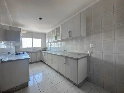 Apartamento - Alto com 3 quartos (sendo 1 suite(s)) a 400,00 metros praia.