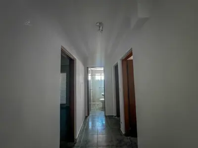 Apartamento - Alto com 3 quartos (sendo 1 suite(s)) a 400,00 metros praia.