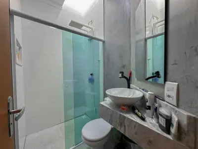 Casa - Sobrado com 2 quartos (sendo 1 suite(s)) a 1100,00 metros praia.