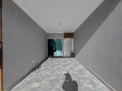 Casa - Sobrado com 2 quartos (sendo 1 suite(s)) a 1100,00 metros praia.