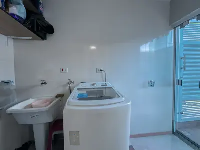 Casa - Sobrado com 2 quartos (sendo 1 suite(s)) a 1100,00 metros praia.