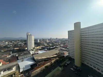 Apartamento - Alto com 3 quartos (sendo 1 suite(s)) a 10,00 metros praia.