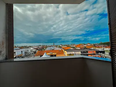 Apartamento - Amplo com 2 quartos (sendo 0 suite(s)) a 400,00 metros praia.