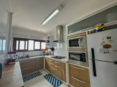 Apartamento - Amplo com 2 quartos (sendo 0 suite(s)) a 400,00 metros praia.