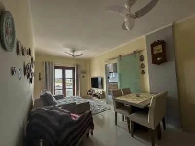 Apartamento - Amplo com 2 quartos (sendo 0 suite(s)) a 400,00 metros praia.