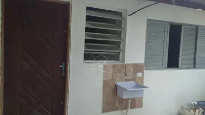 Comercial - Salão e Kit Nets com  quartos  a 5,00 metros praia.