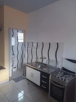 Comercial - Salão e Kit Nets com  quartos  a 5,00 metros praia.