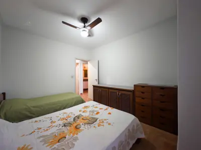 Apartamento - Amplo com 2 quartos (sendo 1 suite(s)) a 350,00 metros praia.