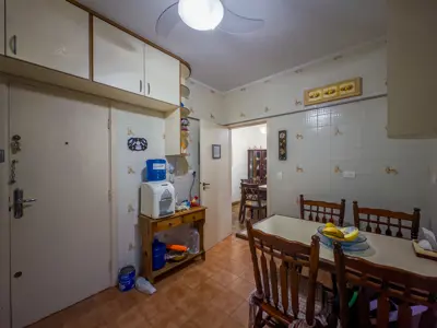 Apartamento - Amplo com 2 quartos (sendo 1 suite(s)) a 350,00 metros praia.