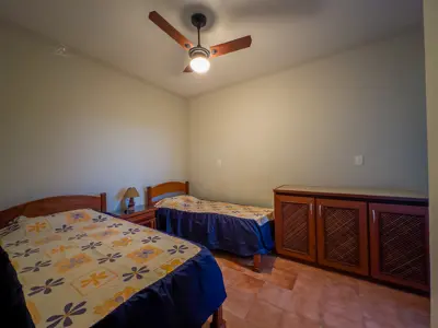 Apartamento - Amplo com 2 quartos (sendo 1 suite(s)) a 350,00 metros praia.