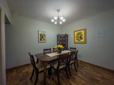 Apartamento - Amplo com 2 quartos (sendo 1 suite(s)) a 350,00 metros praia.