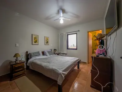 Apartamento - Amplo com 2 quartos (sendo 1 suite(s)) a 350,00 metros praia.