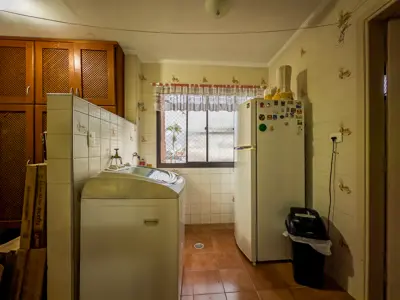 Apartamento - Amplo com 2 quartos (sendo 1 suite(s)) a 350,00 metros praia.