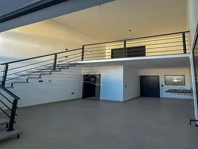 Apartamento - Loft com 1 quartos (sendo 0 suite(s)) a 800,00 metros praia.