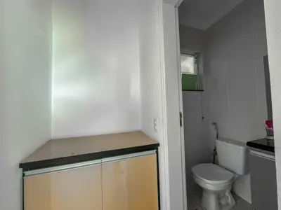 Casa - Sobrado com 3 quartos (sendo 2 suite(s)) a 200,00 metros praia.